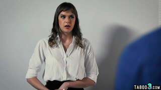 Couage妻子订购她的雇员的先头他妈的她丈夫