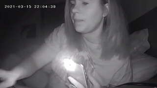 Busty Milf Suntsitzen Bere Clit Oheratu Ezkutuko Cam