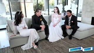 Tăticii ajut lor fiice vitrege Hazel Moore și Jazmin Luv pentru a obține unele cunoștințe sex