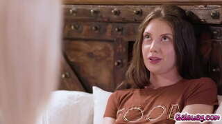 Një Sekret Dashurie Në Mes Të Dy Nxehtë Lezbiket