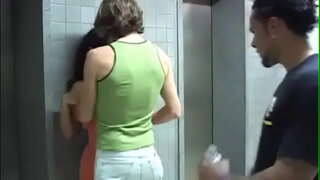 Monica Mattos en unu el ŝia unua video