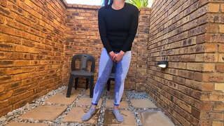 Chubby anaram-boninahitra slut tao an-trano sy any an-tokotany pissing panangonana | mando sy mahafantatra ny korontana