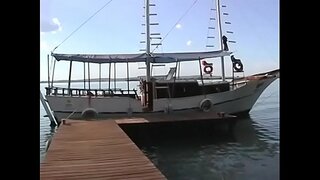 Καυτή λατίνα ξανθιά παίρνει την κωλοτρυπίδα της γαμήσει υπαίθρια για τη γέφυρα