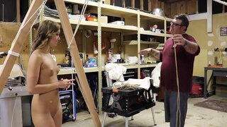 Christy Volim Gole Vezan Vezane Ruke Grudi