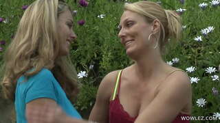 Ogromne sise na lezbejskom divljanju